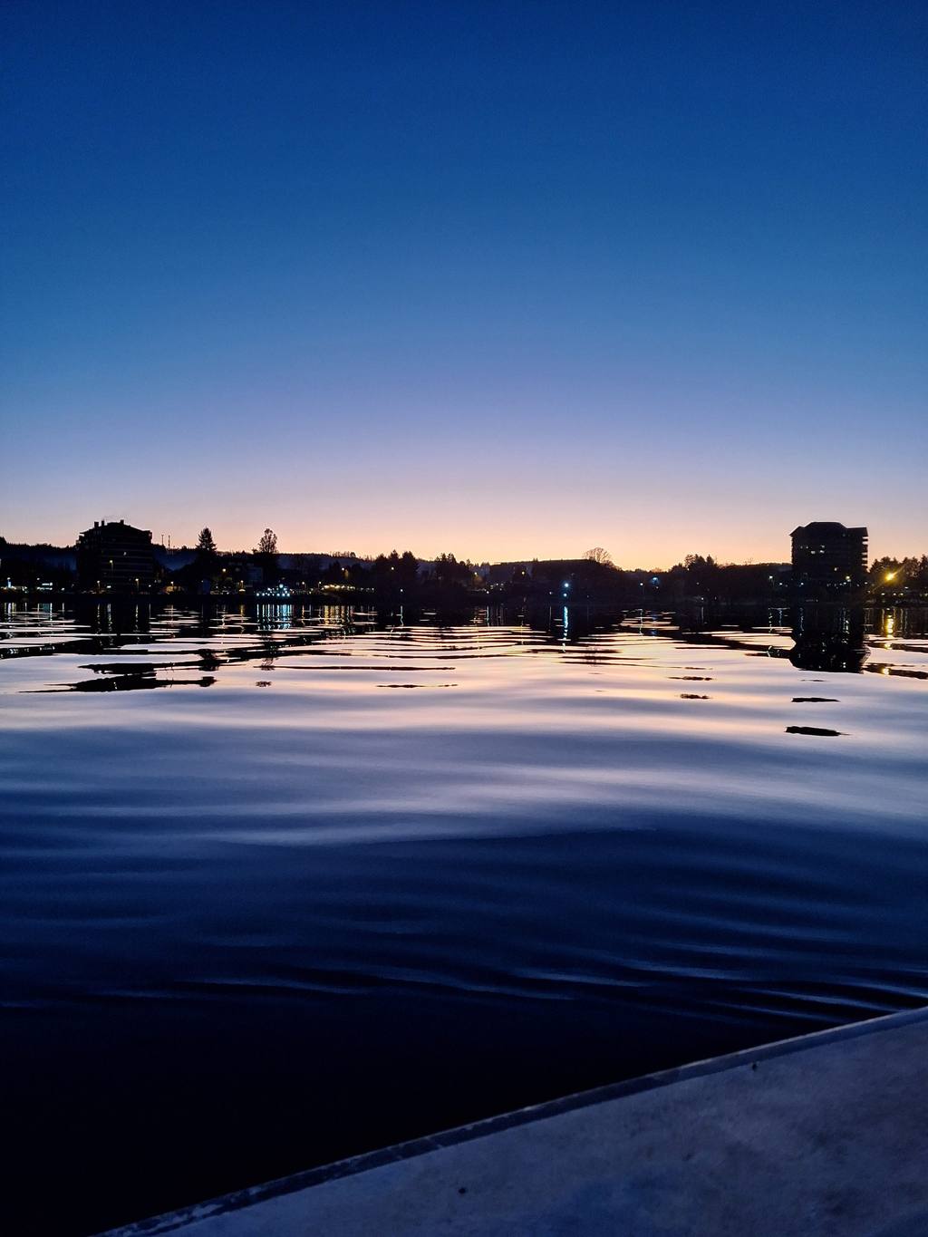 Atardecer en el lago