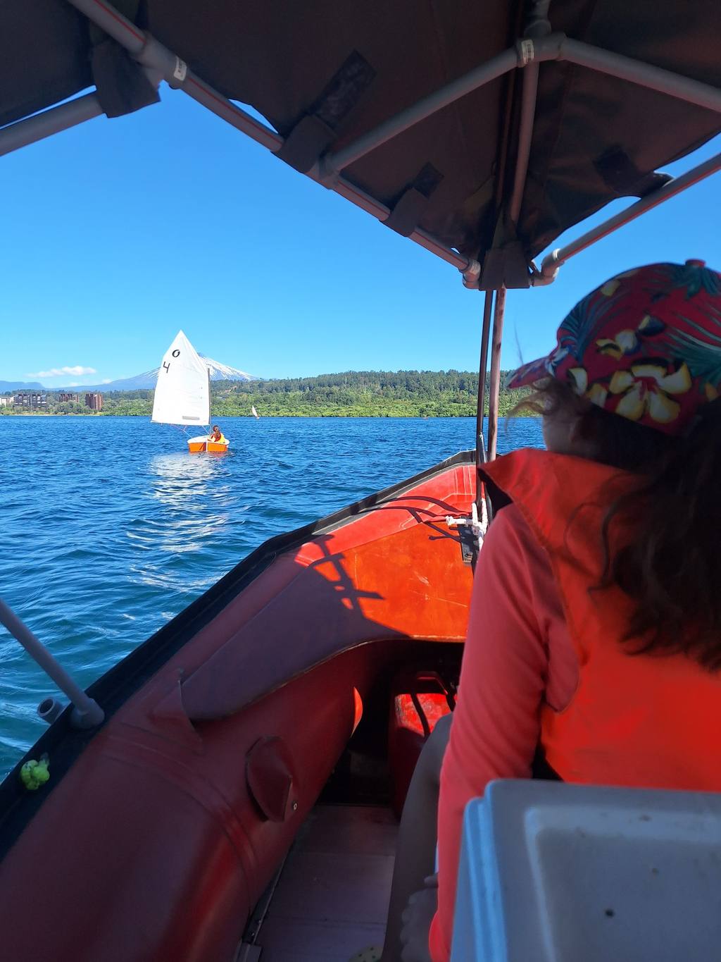 Clase de velerismo en el Lago Villarrica