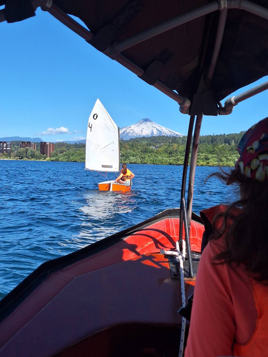 Clase de velerismo en el Lago Villarrica