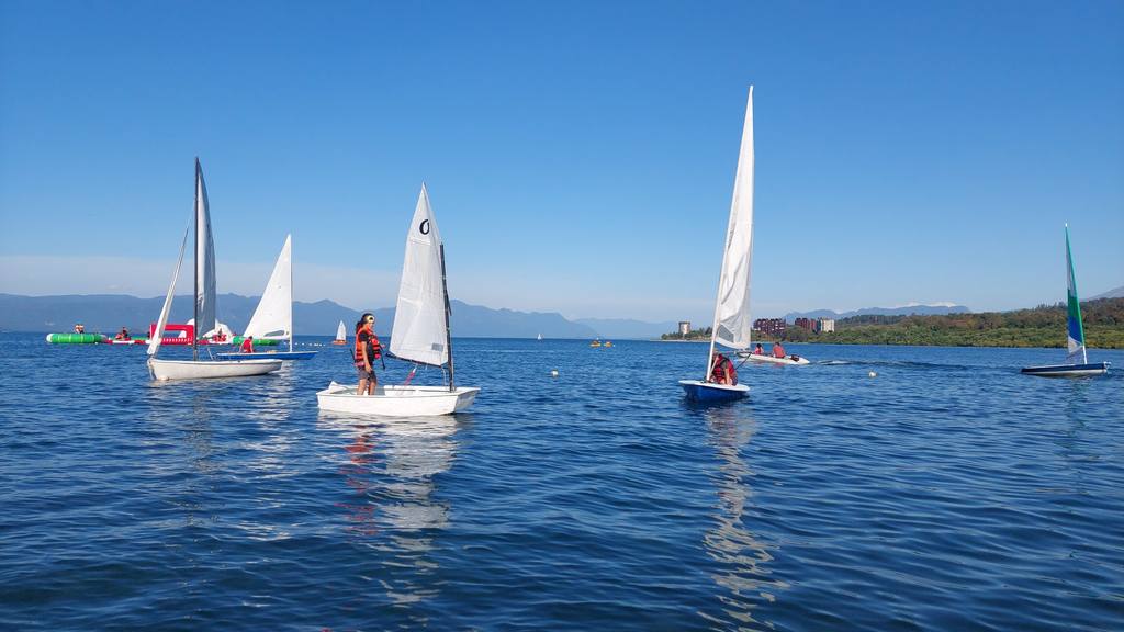 Clase de velerismo en el Lago Villarrica