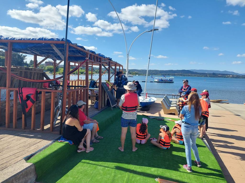 Clase de velerismo en el Lago Villarrica