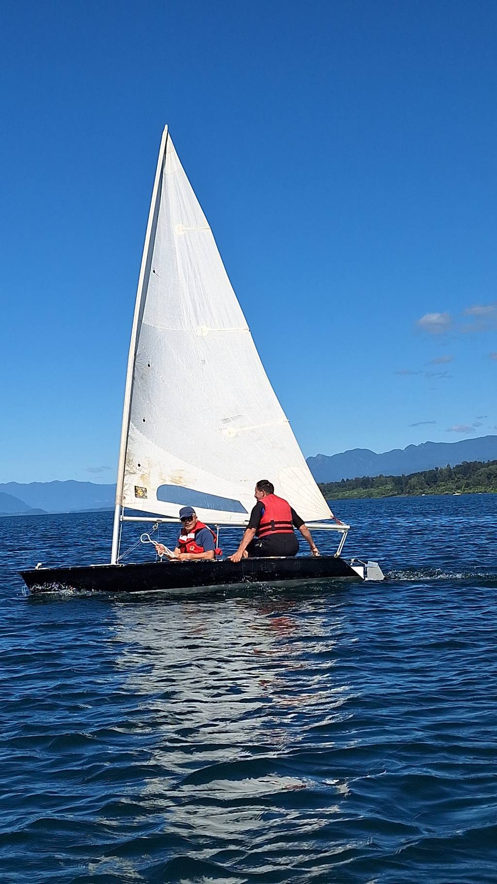 Clase de velerismo en el Lago Villarrica