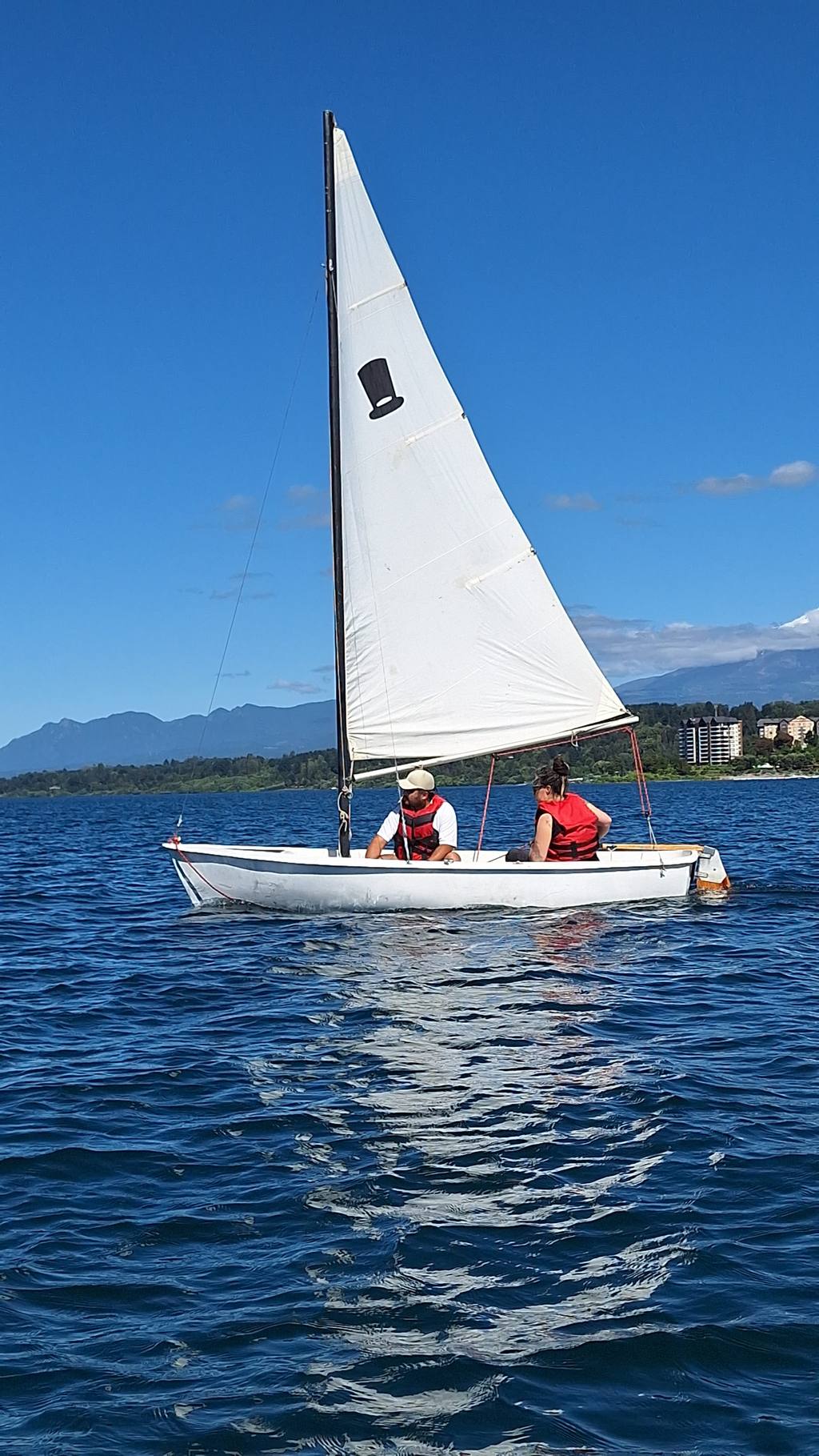 Clase de velerismo en el Lago Villarrica