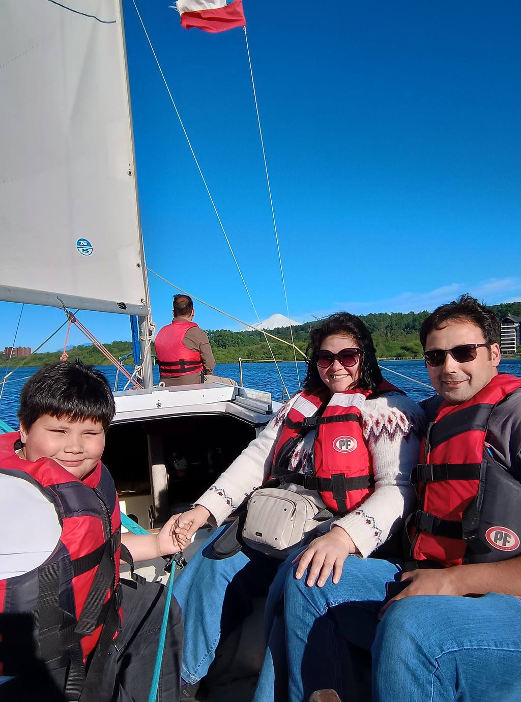 Paseo en velero por el Lago Villarrica