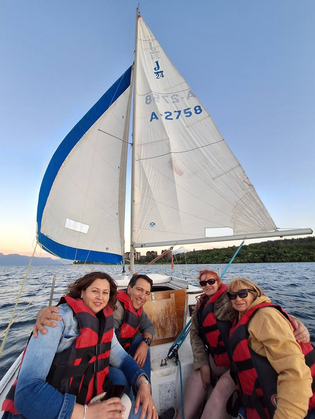Paseo en velero por el Lago Villarrica