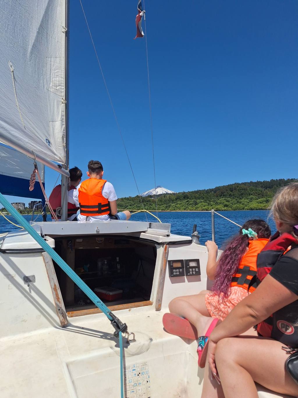 Paseo en velero por el Lago Villarrica