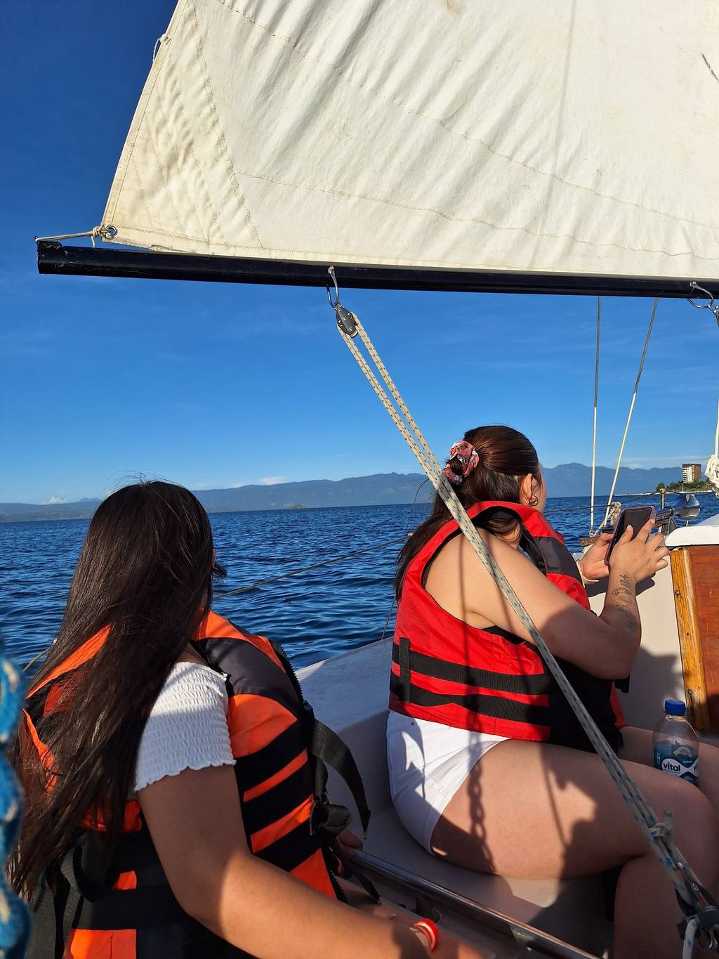 Paseo en velero por el Lago Villarrica