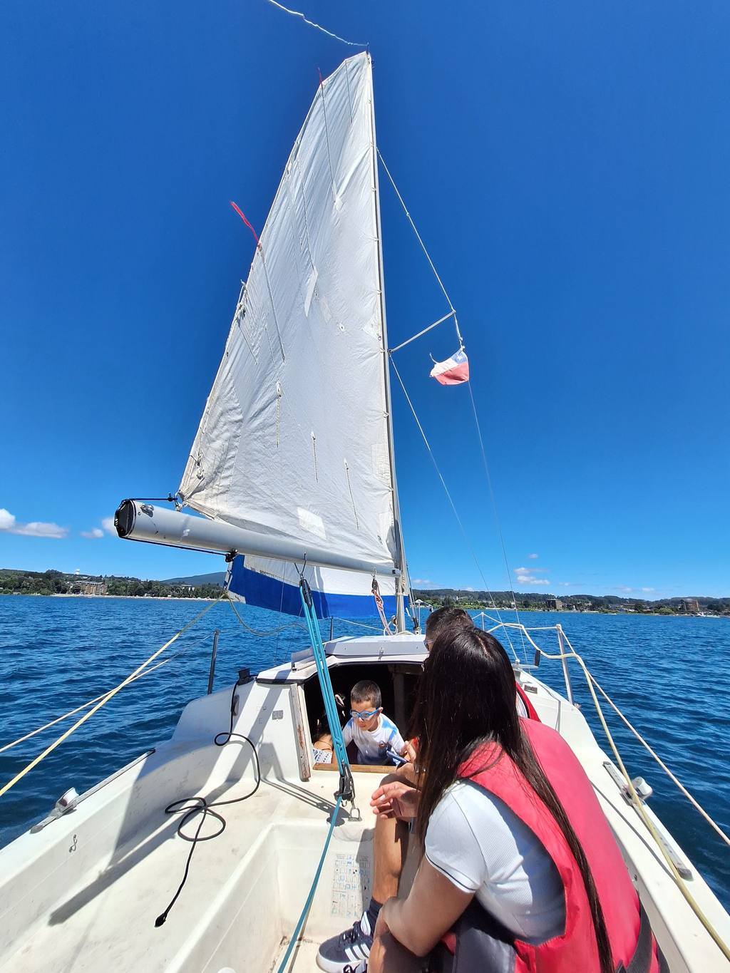 Paseo en velero por el Lago Villarrica
