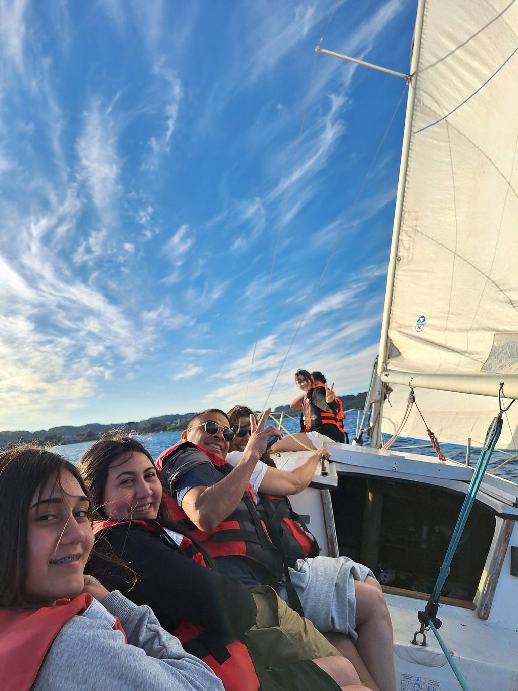 Paseo en velero por el Lago Villarrica