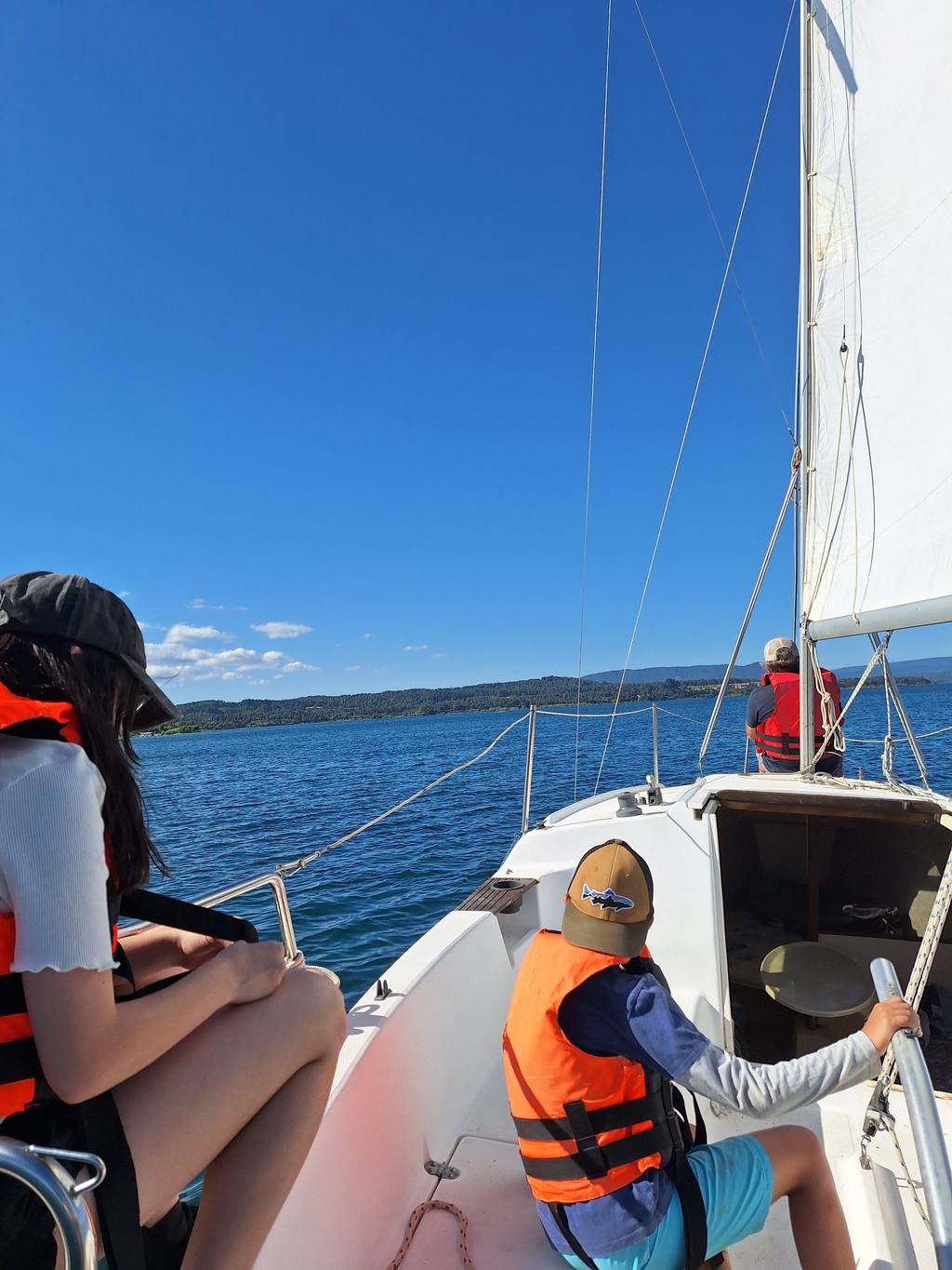 Paseo en velero por el Lago Villarrica