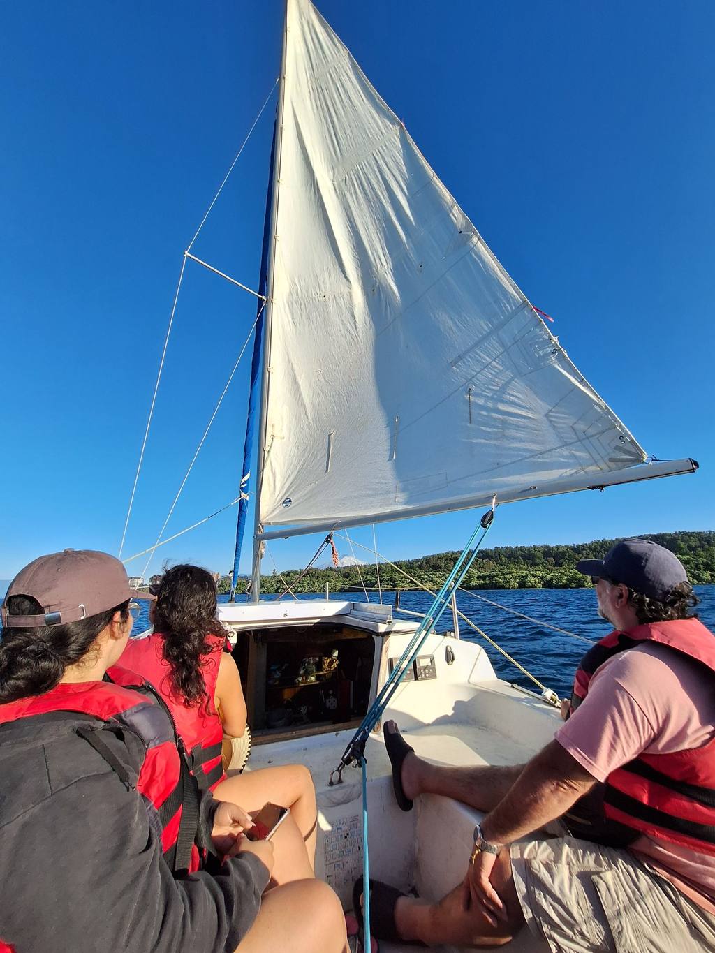 Paseo en velero por el Lago Villarrica