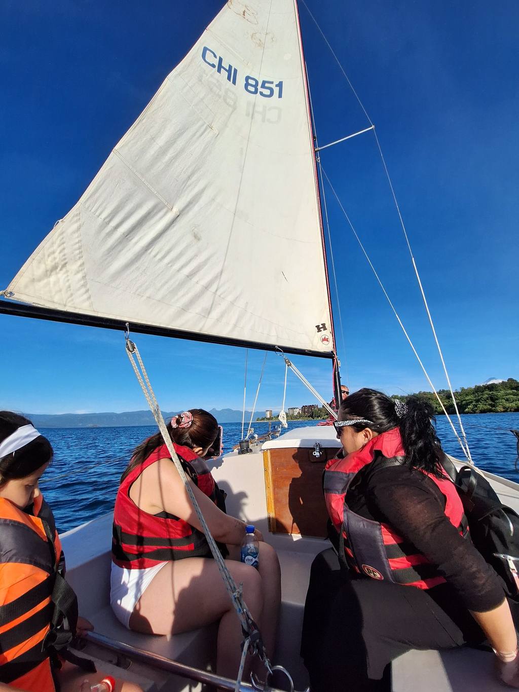 Paseo en velero por el Lago Villarrica
