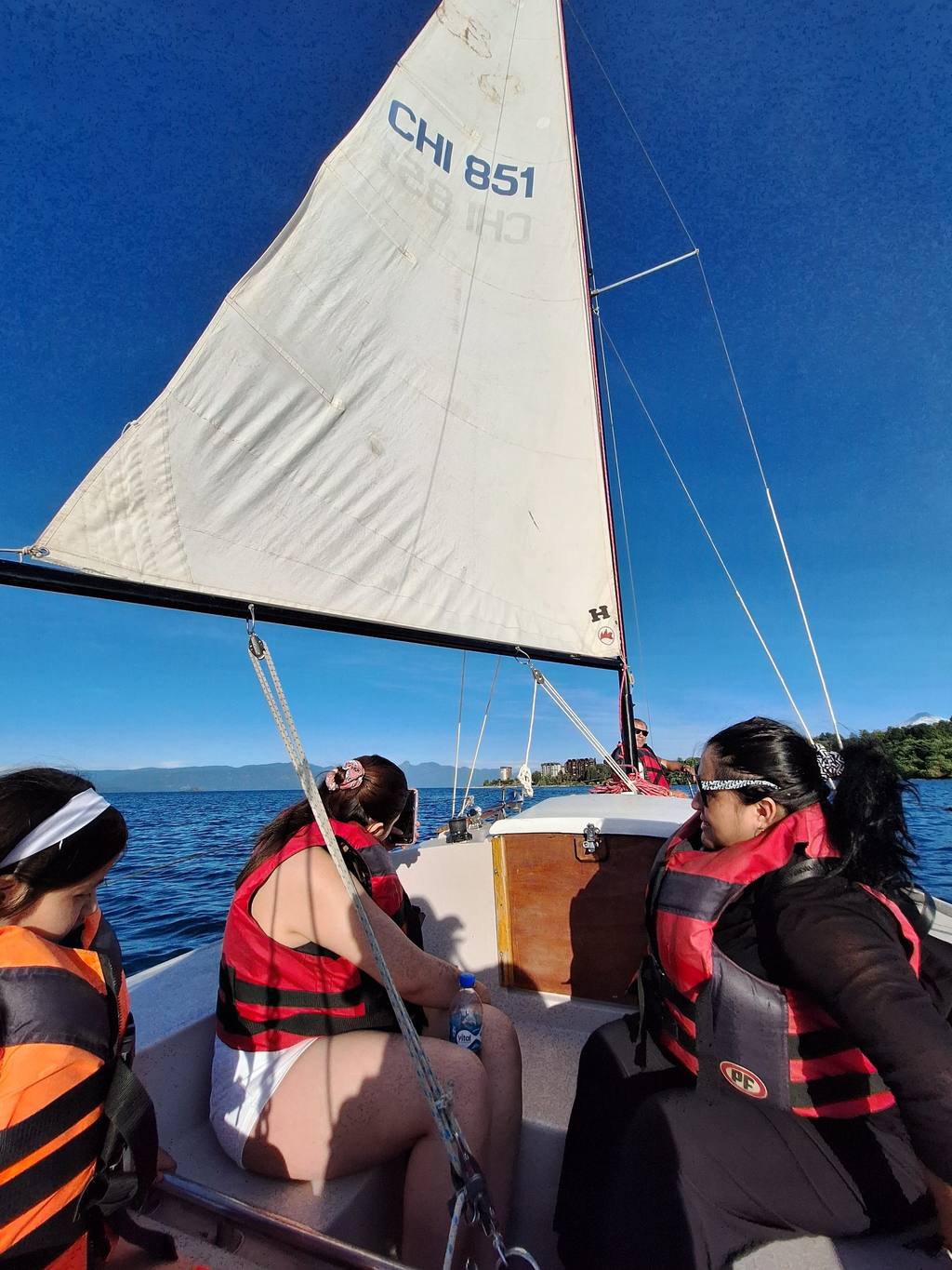 Paseo en velero por el Lago Villarrica