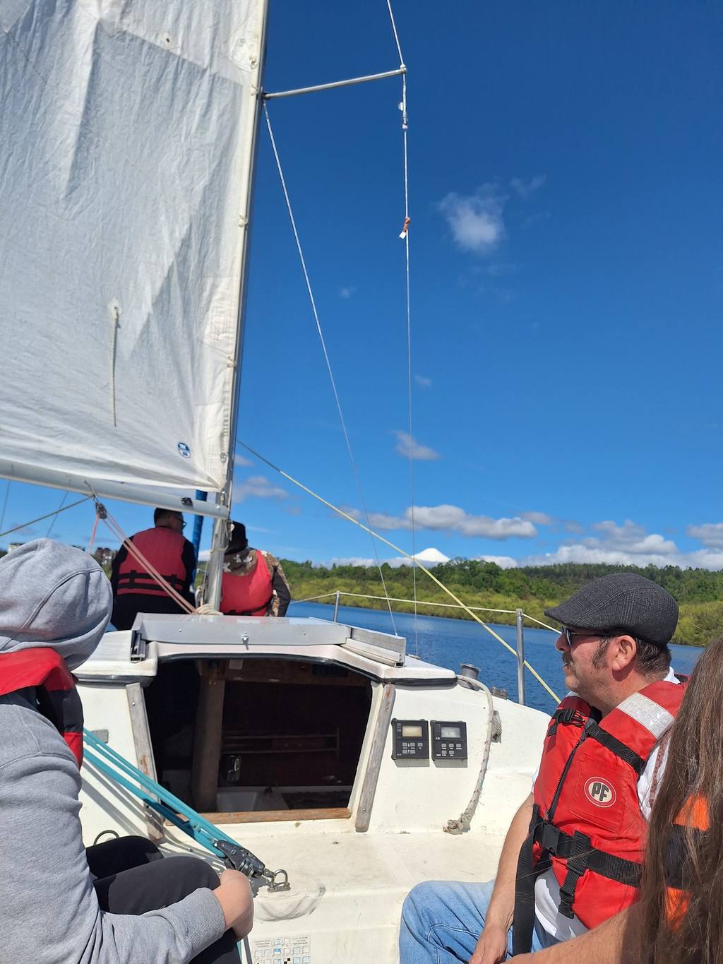 Paseo en velero por el Lago Villarrica