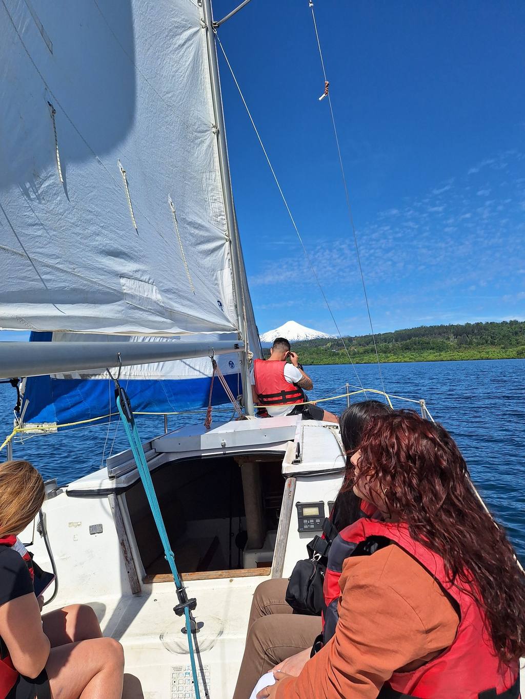 Paseo en velero por el Lago Villarrica